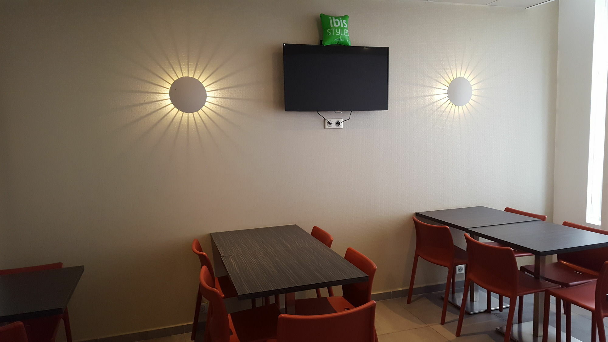Ibis Styles Paris Pigalle Montmartre Exteriör bild